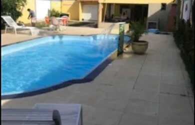 Imagem: A casa possui 2 Dormitórios, 1 Banheiro, 5 Vagas na garagem