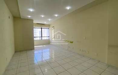 Imagem: O depósito possui 1 Vaga na garagem e 70m² de Área e está