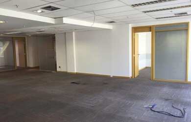 Imagem 9: Excepcional Andar Corporativo de 300m2 com Vista e 6 Vagas