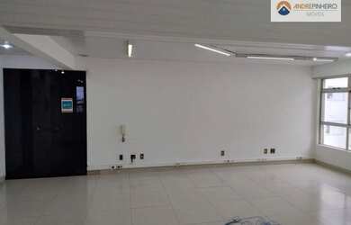 Imagem: O depósito possui 2 Vagas na garagem e 181m² de Área e está