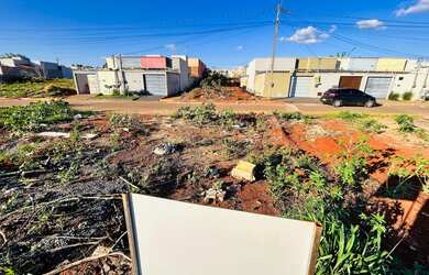 Imagem: O terreno está localizado em Trindade, GO à venda por R$12.000