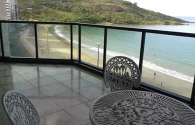 Imagem: O apartamento possui 4 Dormitórios, Acomodam 8 pessoas e 2