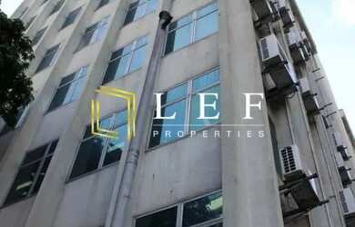 Imagem: O depósito possui 5 Vagas na garagem e 5370m² de Área e está