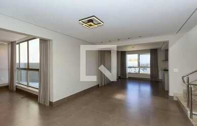 Imagem: A casa possui 3 Dormitórios, 4 Banheiros, 2 Vagas na garagem