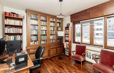 Imagem 2: Casa em Cristal. 247m² de Área, 4 Vagas na garageme4 Dormitórios