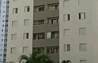 Imagem: O apartamento possui 3 Dormitórios, 1 Banheiro, 1 Vaga na garagem