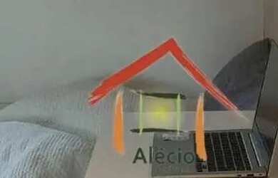 Imagem: O apartamento possui 3 Dormitórios, 1 Banheiro, 2 Vagas na