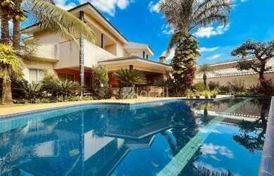 Imagem: A casa em condomínio para alugar possui 4 Dormitórios, 5 Banheiros