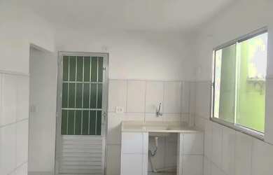 Imagem: A casa possui 1 Dormitório, 1 Banheiro e 35m² de Área e está