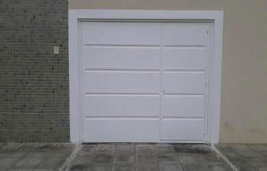 Imagem: A casa possui 2 Dormitórios, 1 Banheiro, 1 Vaga na garagem