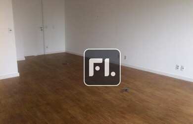 Imagem: O depósito possui 2 Vagas na garagem, 80m² de Área e está