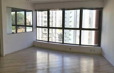 Imagem: O depósito possui 2 Vagas na garagem, 90m² de Área e está