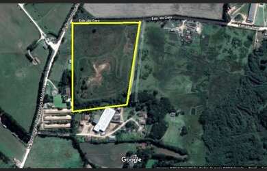 Imagem: O terreno possui 56475m² de Área e está localizado em Campo