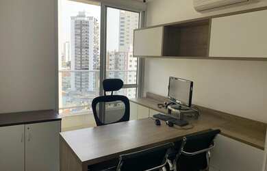 Imagem: O depósito possui 2 Vagas na garagem, 35m² de Área e está