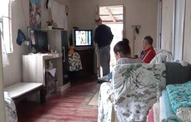 Imagem 3: Vendo uma casa. Churrasqueira, 1 Vaga na garageme2 Dormitórios