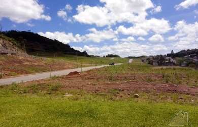 Imagem: O terreno possui Imóvel novo e está localizado em Flores