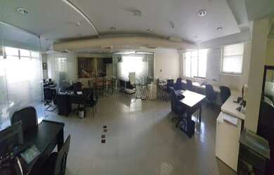 Imagem: O depósito possui 2 Vagas na garagem, 180m² de Área e está