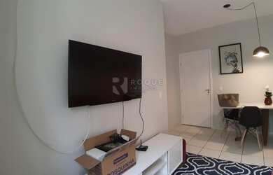 Imagem: O apartamento possui 2 Dormitórios, 1 Banheiro, 1 Vaga na garagem