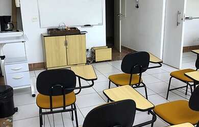 Imagem: O depósito possui 1 Vaga na garagem, 30m² de Área e está