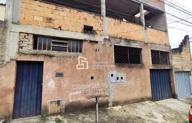 Imagem: A casa possui 1 Dormitório, 1 Banheiro, 1 Vaga na garagem