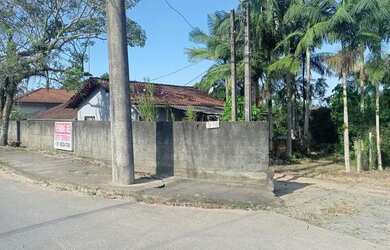 Imagem: A casa possui 2 Dormitórios, 1 Banheiro, 1 Vaga na garagem