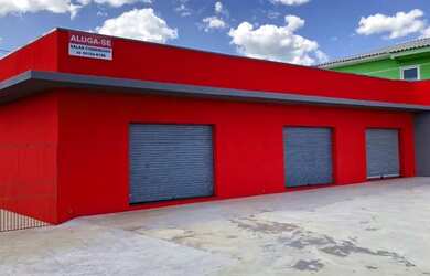 Imagem: O depósito possui 4 Vagas na garagem, 40m² de Área e está