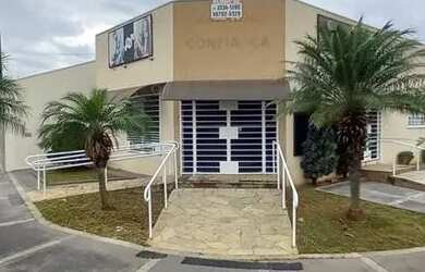 Imagem: O depósito possui 2 Vagas na garagem e 180m² de Área e está