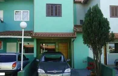 Imagem: A casa possui 3 Dormitórios, 2 Banheiros, 1 Vaga na garagem