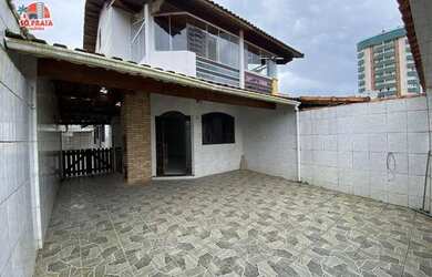 Imagem: A casa possui 3 Dormitórios, 2 Banheiros, 2 Vagas na garagem