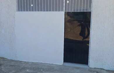 Imagem: A casa possui 1 Dormitório, 1 Banheiro e está localizado em