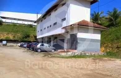 Imagem: O terreno possui 27.000m² de Área e está localizado em Distrito