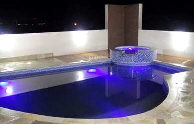 Imagem: A casa em condomínio possui 4 Dormitórios, 2 Banheiros, 5