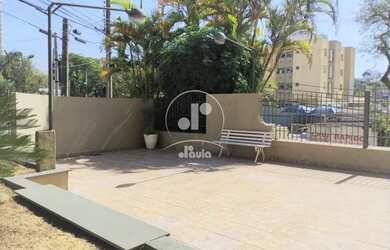 Imagem: O apartamento possui 1 Dormitório, 1 Banheiro, 1 Vaga na garagem