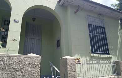 Imagem: A casa possui 2 Dormitórios, 1 Banheiro, 80m² de Área e