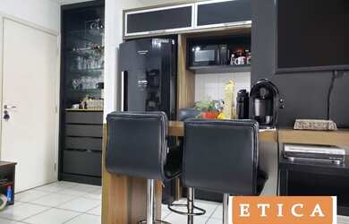 Imagem: O apartamento possui 2 Dormitórios, 1 Banheiro, 2 Vagas na