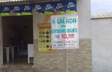 Imagem: A casa possui 3 Dormitórios, 1 Banheiro, 1 Vaga na garagem