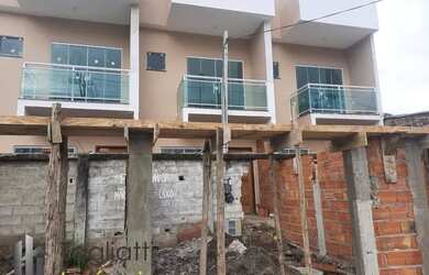 Imagem: A casa possui 2 Dormitórios, 3 Banheiros, 1 Vaga na garagem