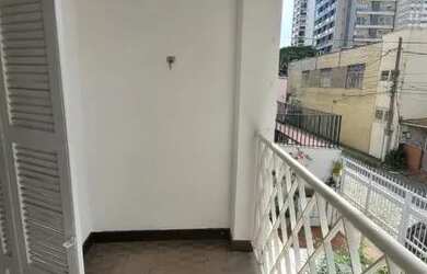 Imagem: A casa possui 3 Dormitórios, 3 Banheiros, 3 Vagas na garagem