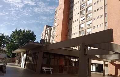 Imagem: O apartamento possui 3 Dormitórios, 1 Banheiro, 1 Vaga na garagem