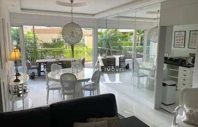 Imagem: O apartamento possui 3 Dormitórios, 5 Banheiros, 2 Vagas na