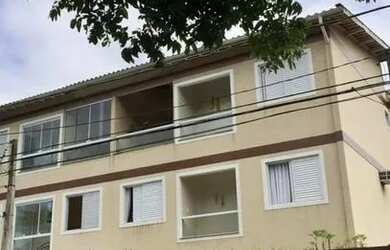 Imagem: A casa possui 3 Dormitórios, 5 Banheiros, 2 Vagas na garagem