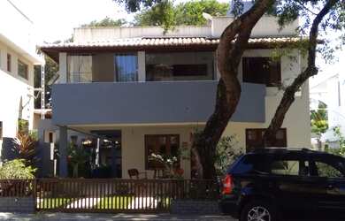 Imagem: A casa em condomínio à venda possui 4 Dormitórios, 5 Banheiros