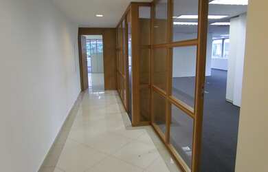 Imagem: O depósito possui 2 Vagas na garagem e 265m² de Área e está