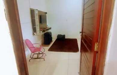 Imagem: A casa possui 2 Dormitórios, 1 Banheiro, 1 Vaga na garagem