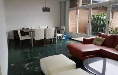 Imagem: A casa em condomínio possui 3 Dormitórios, 4 Banheiros, 1