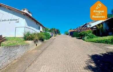 Imagem: A casa em condomínio possui 2 Dormitórios, 1 Banheiro, 2 Vagas