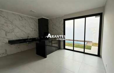 Imagem: A casa possui 3 Dormitórios, 3 Banheiros, 3 Vagas na garagem