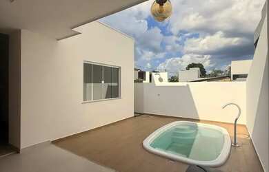 Imagem: A casa em condomínio possui 3 Dormitórios, 3 Banheiros, 1