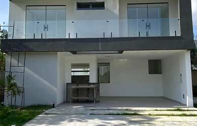 Imagem: A casa em condomínio possui 4 Dormitórios, 1 Banheiro, 4 Vagas