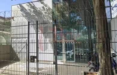 Imagem: O depósito possui 5 Vagas na garagem, 360m² de Área e está